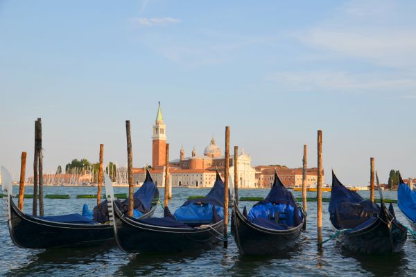 Walking_Tour_nella_Venezia_più_autentica__tra_calli,_mestieri_e_sapori[1]
